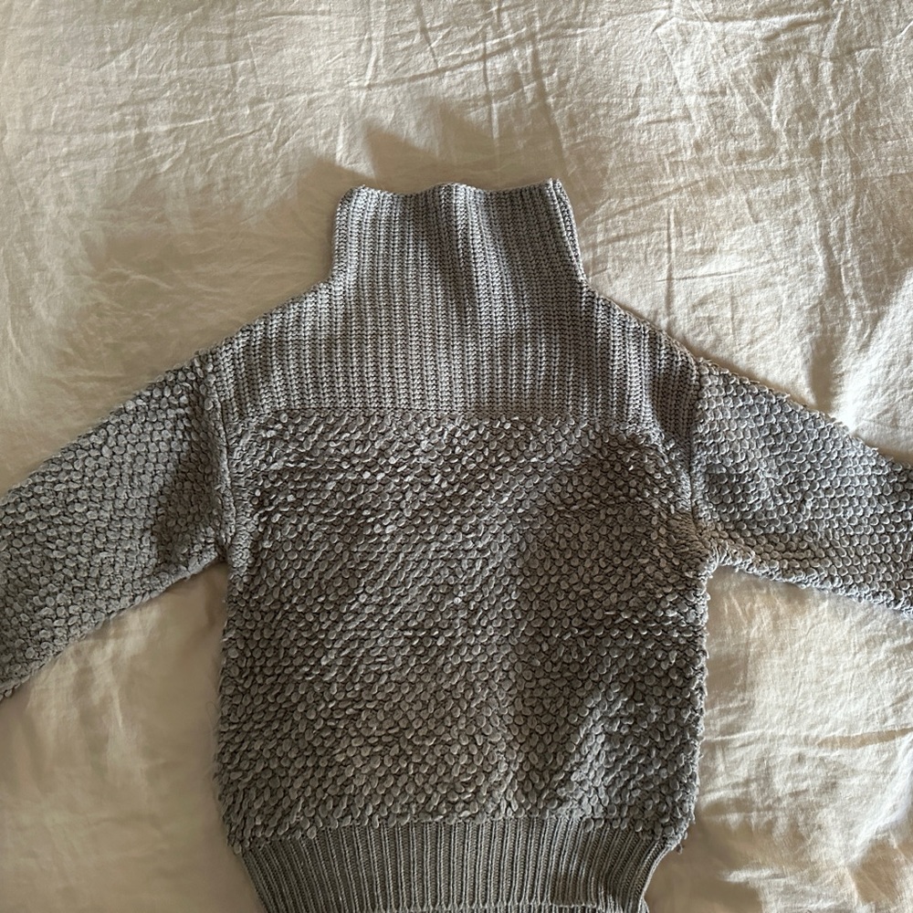 Aritzia Grey Wool Relaxed Turtleneck Sweater XXS